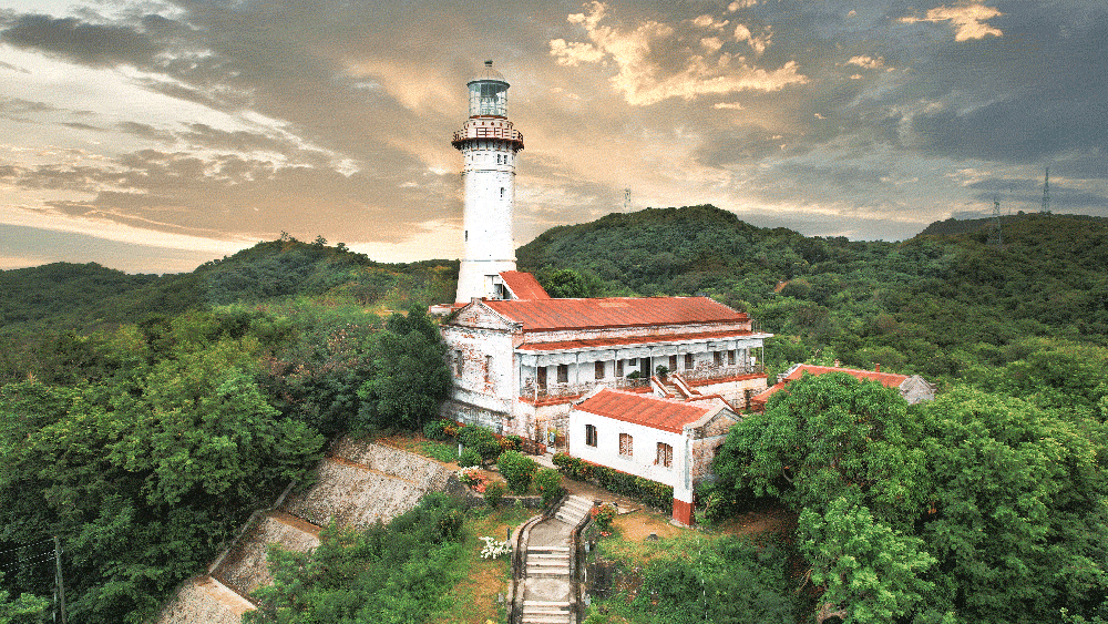 Cape_Bojeador_Lighthouse_Landscaped_Gardens1 Cape Bojeador Lighthouse with a private car with a driver