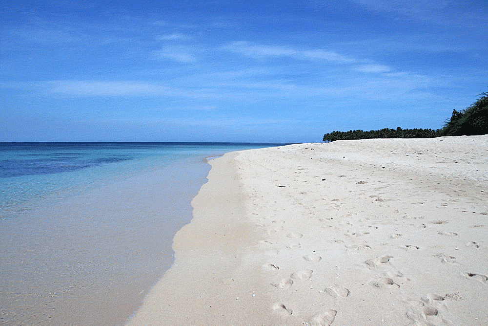 Pagudpud-Saud-Beach1 Pagudpud Saud Beach with a private car with a driver